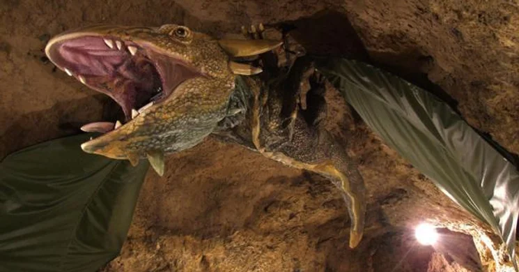 Tettyei Mésztufa-barlang Pécs, látogatás a hegy belsejében