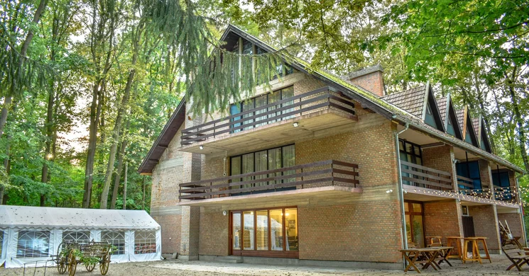 Vadász Panzió és Étterem Doboz