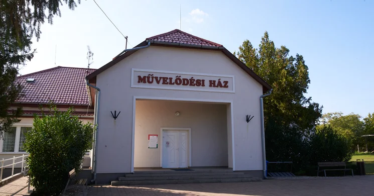 Művelődési Ház Ecséd