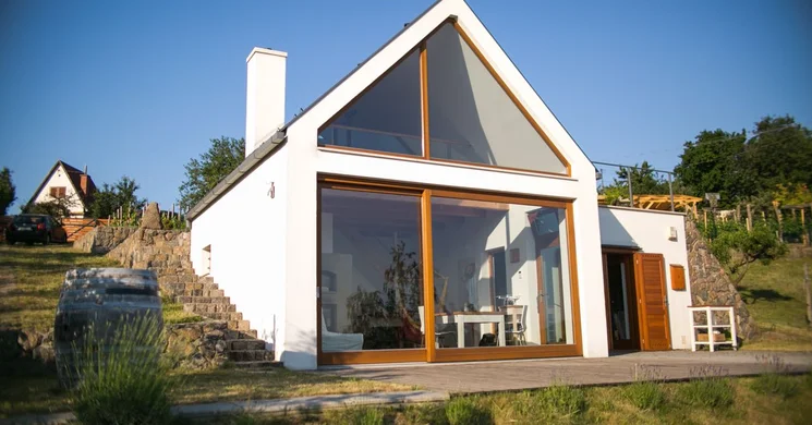 Ég & Föld Borozó és Borvendégház