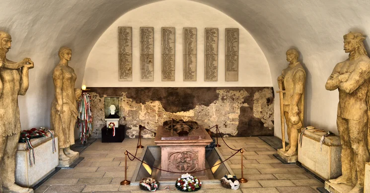 Hősök terme Eger, állandó kiállítás az Egri várban