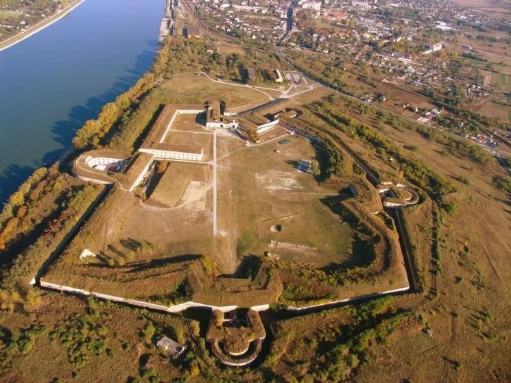 Filmforgatás helyszín Komáromban, a Monostori Erődben