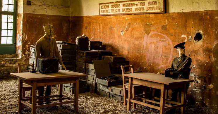 Szovjet életképeket és tárgyakat bemutató állandó kiállítás látogatható a komáromi Monostori Erődben