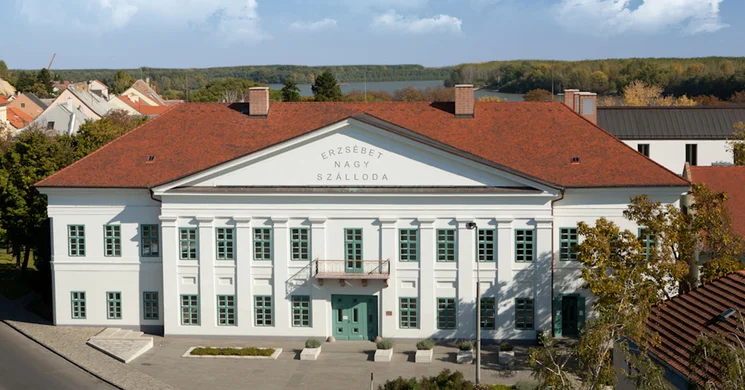 Erzsébet Nagy Szálloda**** Paks