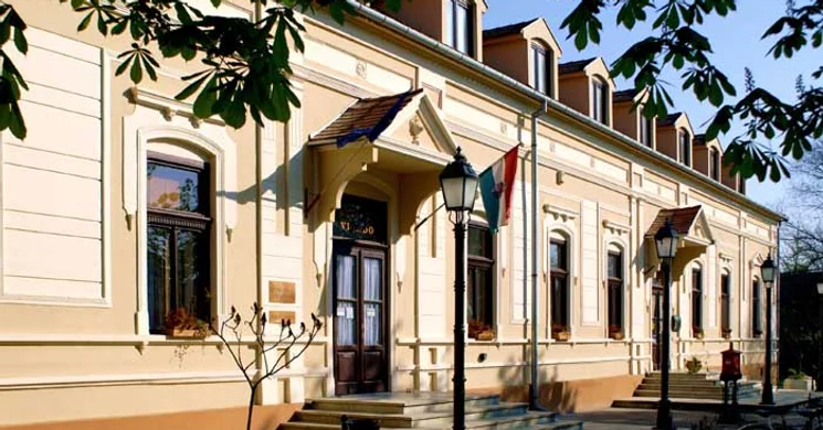 Erzsébet Vigadó és Városi Könyvtár