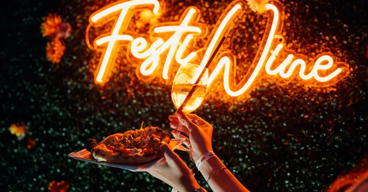 Belvárosi Borünnep - FestiWine 2025 Debrecen. Nyárindító baráti koccintások, idilli hangulat