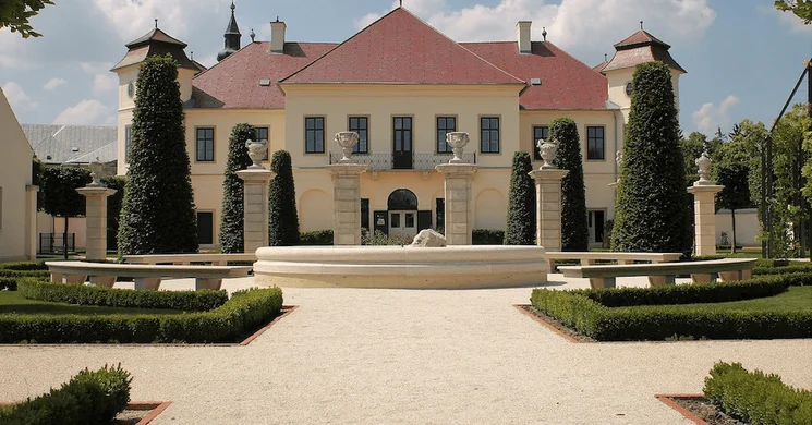 Hajósi Barokk Kastély