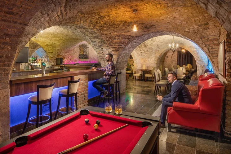 Csapatépítő program Tatán a Kristály Imperial Hotelben vagy a Pálma Rendezvényházban