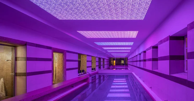 Wellness hétvége 1 éjszakára, romantikus kaland masszázzsal a tatai Kristály Imperial Hotelben