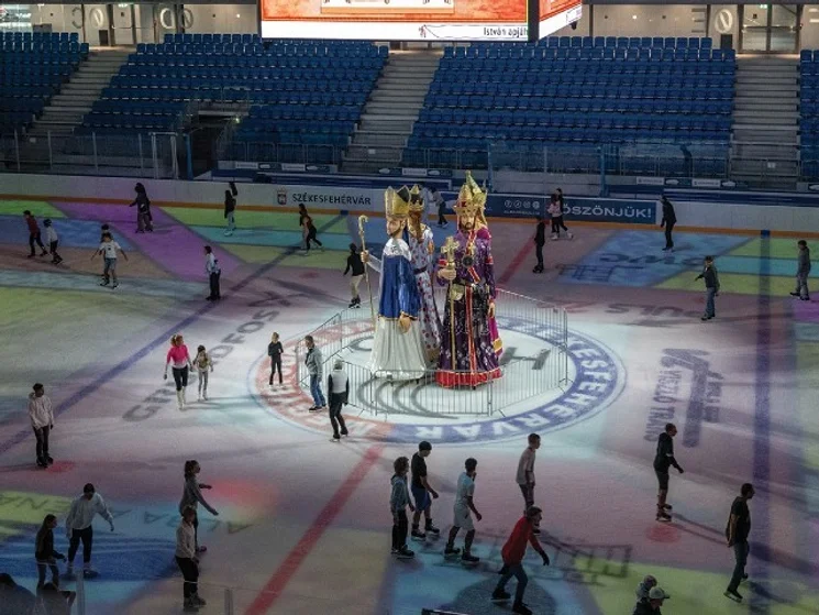 Korcsolyázás Székesfehérvár 2025. Királyi Közkori a MET Arénában