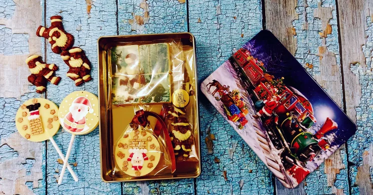 Mikulás-öntés 2025. Workshop programok Sében, a Laura Csokoládé Műhelyben