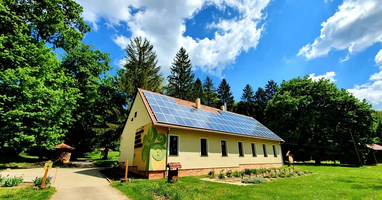 Kikerics Erdészeti Erdei Iskola Ifjúsági Szállása Almamellék