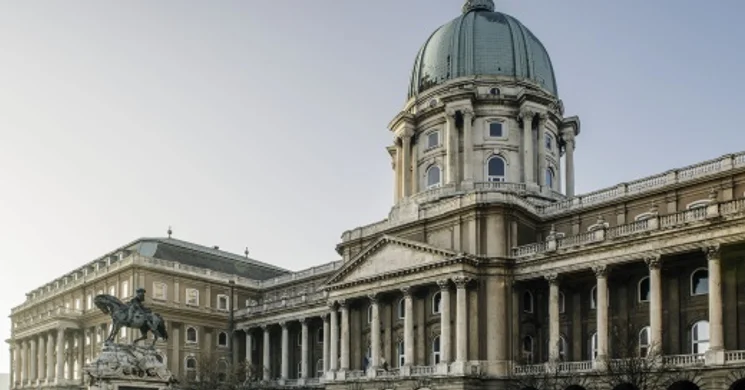 Épület-séta 2025. Garantált vezetések a Magyar Nemzeti Galériában