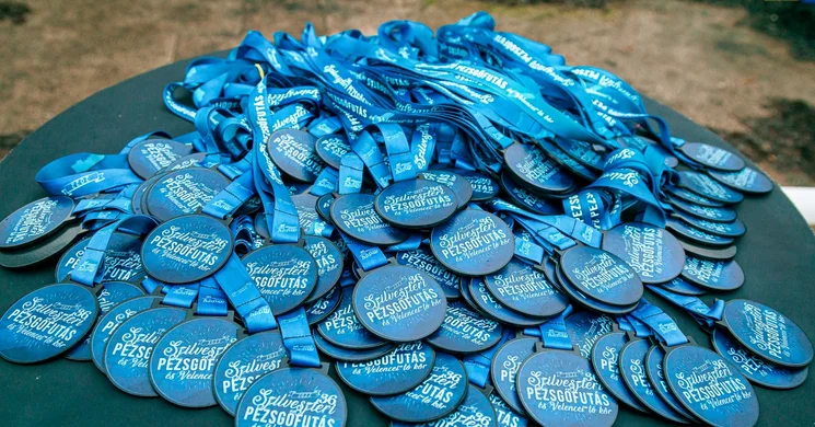 Szilveszteri Pezsgőfutás a Velencei-tónál 2025