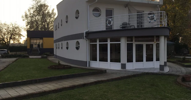 Nautilus Panzió és Étterem Dabas