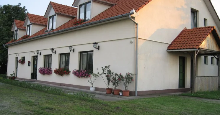 Nosztalgia Étterem Panzió Kulcs