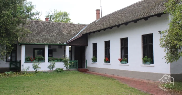 Iskolatörténeti kiállítás Ópusztaszer, Pusztaszer-árpádhalmi tanyai iskola