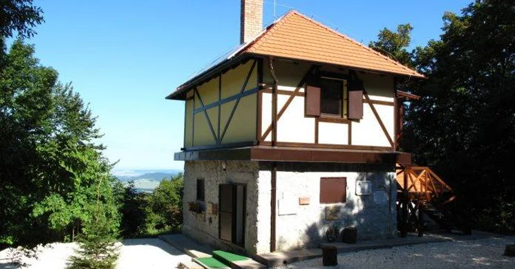 Sasfészek Turistaház Pilisszentlélek