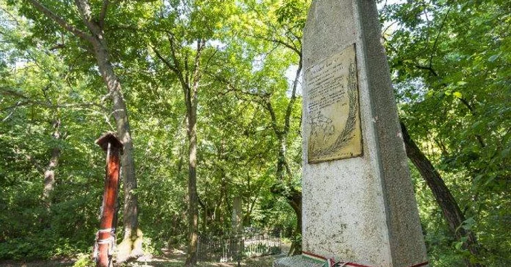 Isaszegi honvédsírok