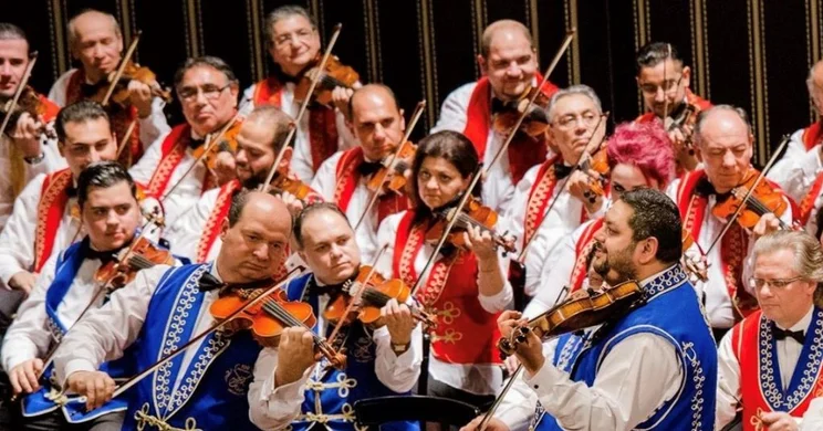 100 Tagú Cigányzenekar újévi koncertek. Online jegyvásárlás