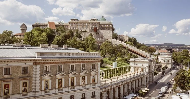 A főváros ékszerdoboza, vezetett séta a Várkert Bazárban a Testőrpalotától a Déli palotákig