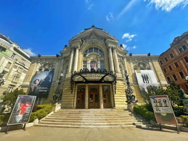 Vígszínház előadások 2026. Műsor és online jegyvásárlás