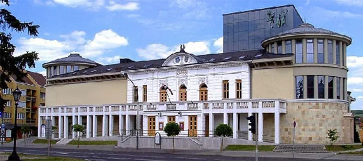 Gárdonyi Géza Színház műsora 2026 - Előadások és online jegyvásárlás