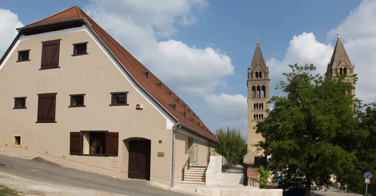 Magtár Látogatóközpont és Rendezvémyház Pécs