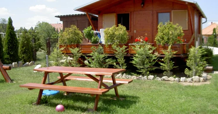 Mongesz Nyaralóház Zánka