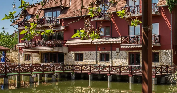 Festal Étterem és Hennessy Club