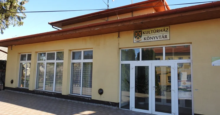 Községi Könyvtár Tárkány