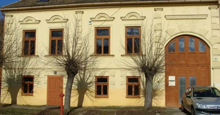 Mánfai Elvonulási Központ és Alkotóház