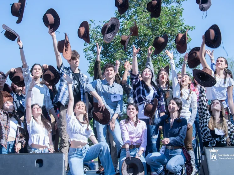 Bolondballagás Székesfehérvár 2026