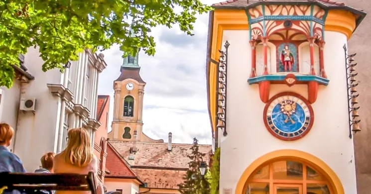 Órajáték és óramúzeum látogatás belvárosi sétával, idegenvezetés Székesfehérváron csoportok számára