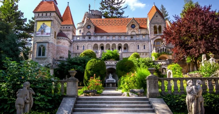Bory-vár látogatás, romantikus városnéző túra idegenvezetéssel és kisvonattal