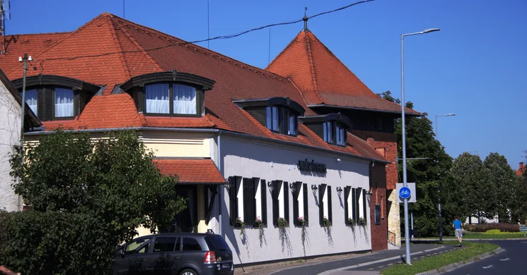 Vadász Panzió**** & Étterem