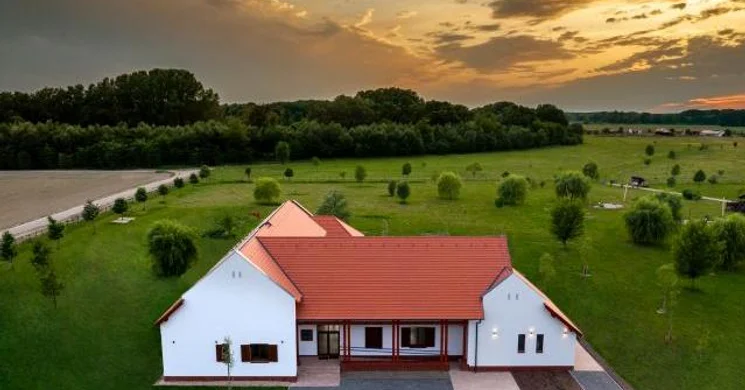 Kolokán Szálló Szaporca