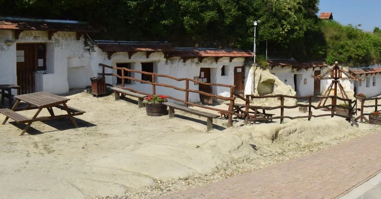 Egerszalóki Barlanglakások