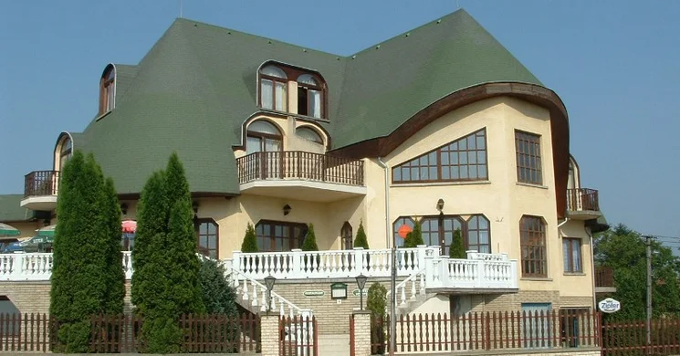 Hotel Holdfény Kápolnásnyék