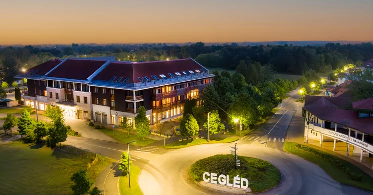 Aquarell Hotel Cegléd