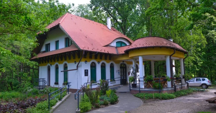 Tiszaigari Arborétum Kulcsosház