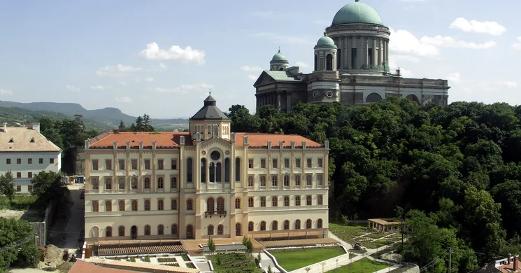 Szent Adalbert Rendezvényközpont programok Esztergom 2026