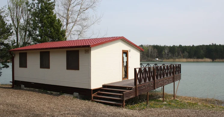 Fenyves-tavi Horgászházak Várpalota