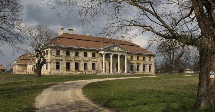 Cziráky-kastély Lovasberény