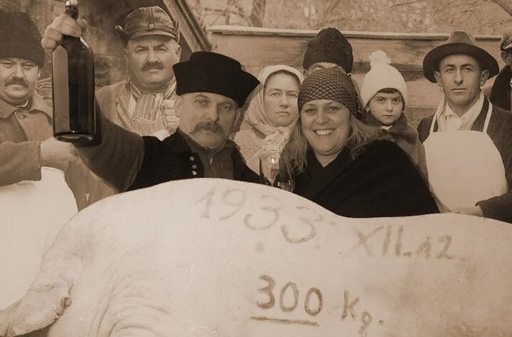 Hétvégi disznóvágás Tiszafüreden, disznótoros a Tisza Balneum Hotelben. Zenél Nótár Mary!