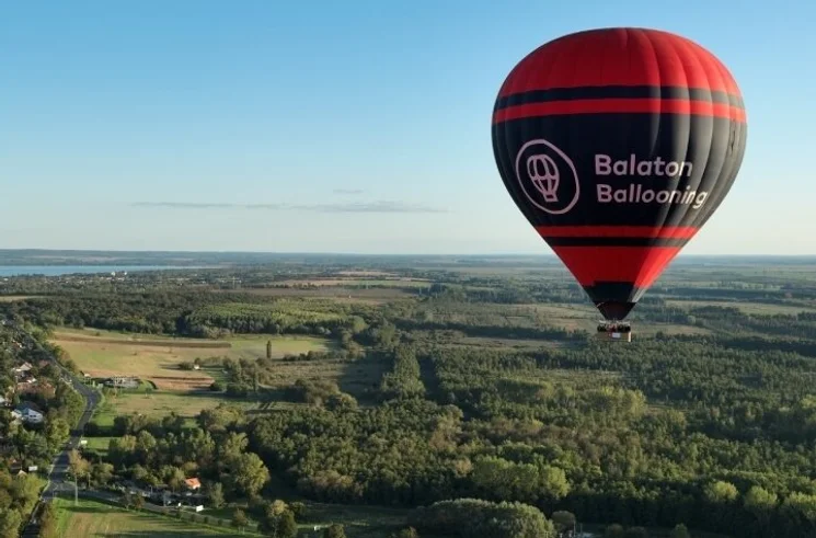Balaton hőlégballon repülés wellness pihenéssel a hévízi Bonvital felnőttbarát szállodában