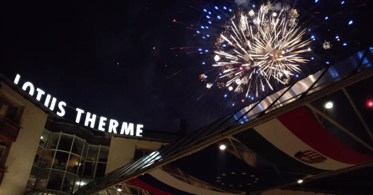 Szilveszter Hévízen 2025. Varázslatos karibi élmények a Lotus Theme Hotelben