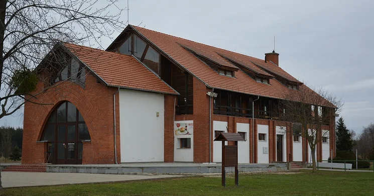 Csesztreg Szabadidő Központ - Tölgyfaliget Vendégház